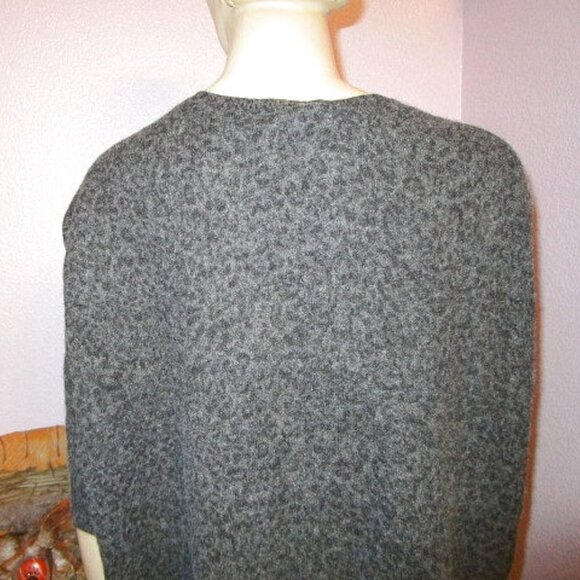 Womens Cashmere Sweater Size M Leopard Boxy Oversized V-Neck Pullover Whimsigoth - Picture 7 of 9
